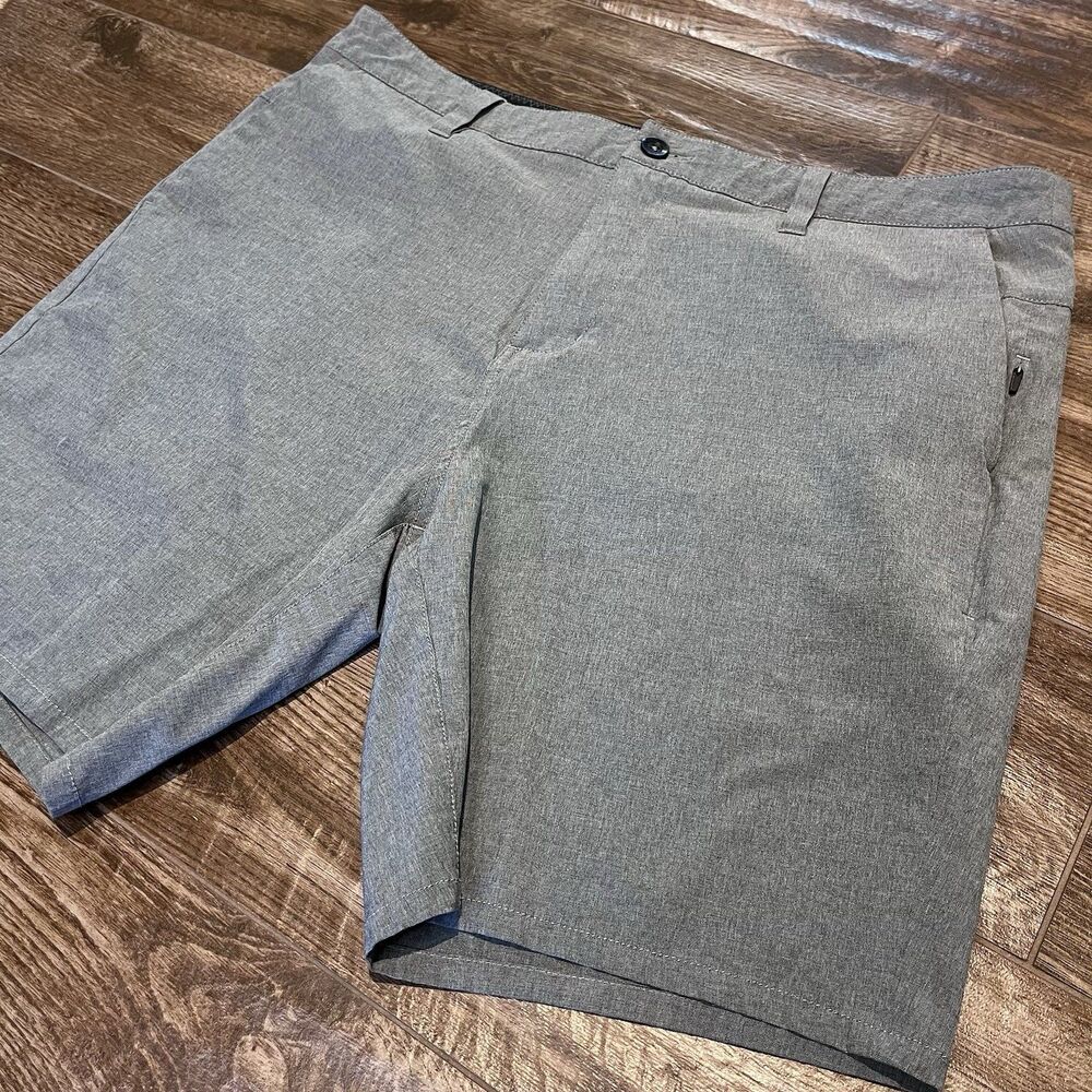 Vuori Aim Chino Shorts Men’s 36 Gray Performance Tailored Style 8” Preppy Casual